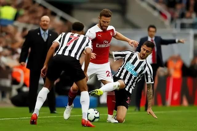 意甲-维阿传射麦肯尼破门 尤文图斯2-2帕尔马